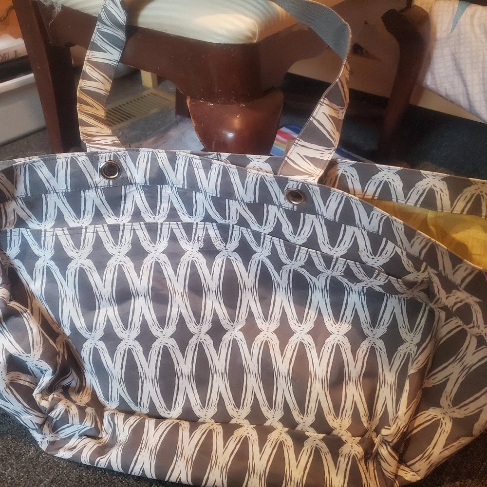 31 Soft Utility Tote